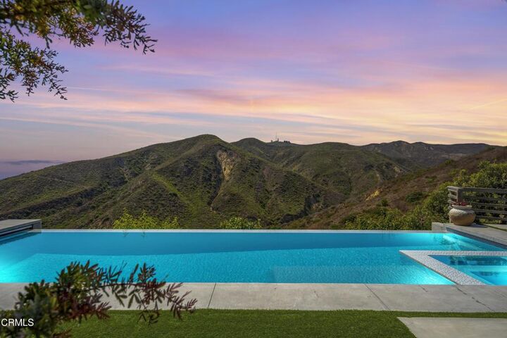 Property Photo:  3247 Breaker Drive  CA 93003 