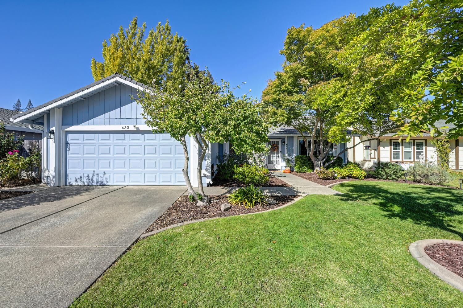 Property Photo: 433 Spinnaker Way CA 95831