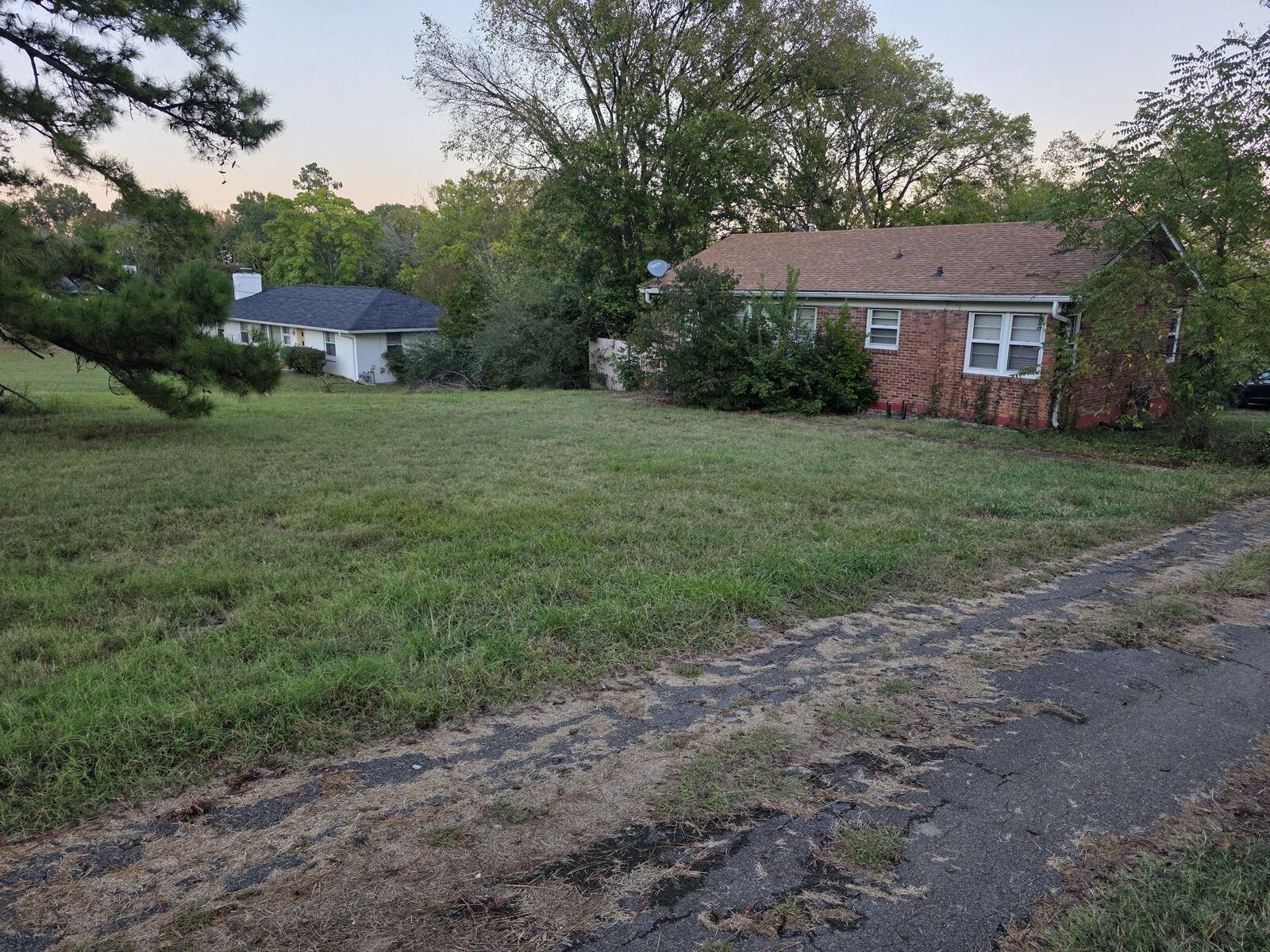 Property Photo:  606 N Graycroft Ave  TN 37115 