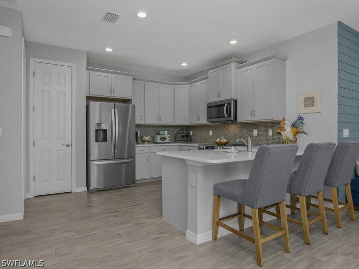 Property Photo: 1220 Enbrook Loop FL 34114