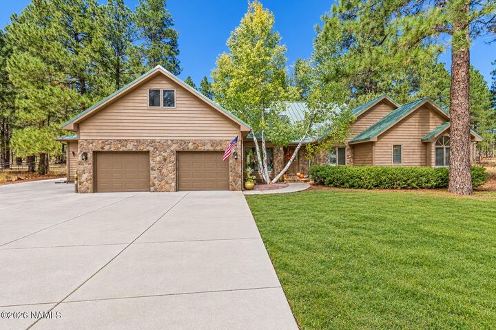 Property Photo:  3005 S Surrey Lane  AZ 86005 