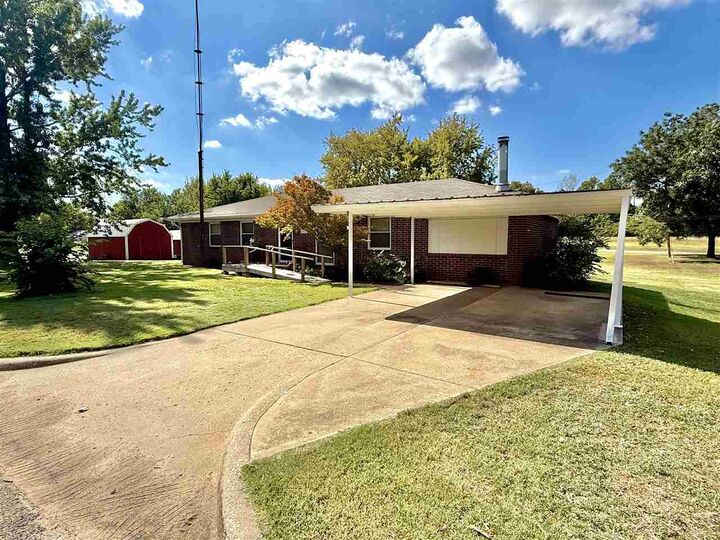 Property Photo:  1013 S 3rd  OK 74631 