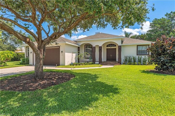 Property Photo: 2358 Kings Lake Blvd FL 34112