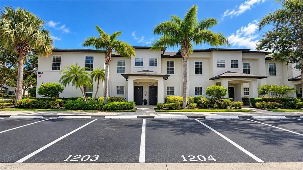 Property Photo: 9063 Gervais Cir 1204 FL 34120