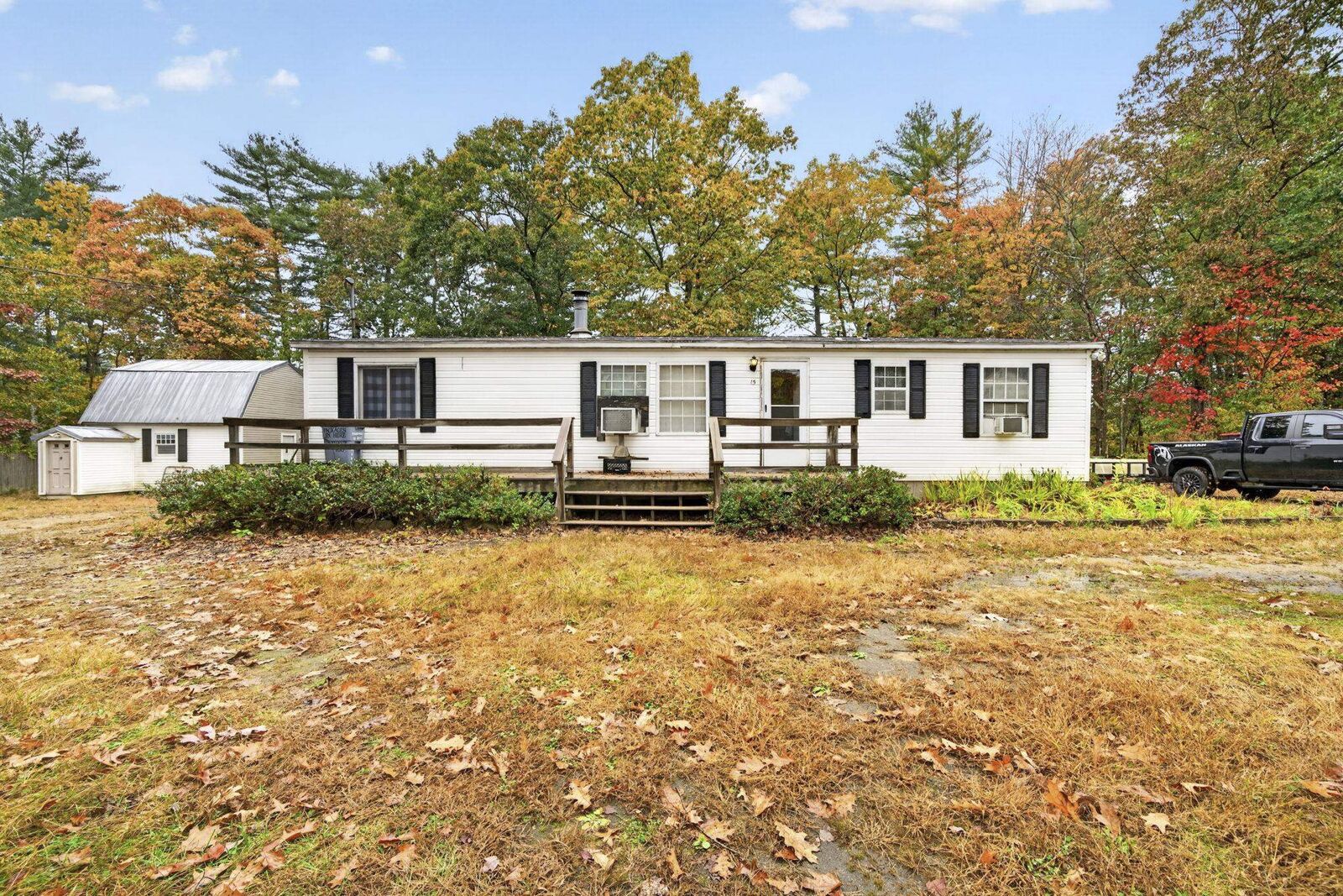 Property Photo:  15 Clover Court  NH 03077 
