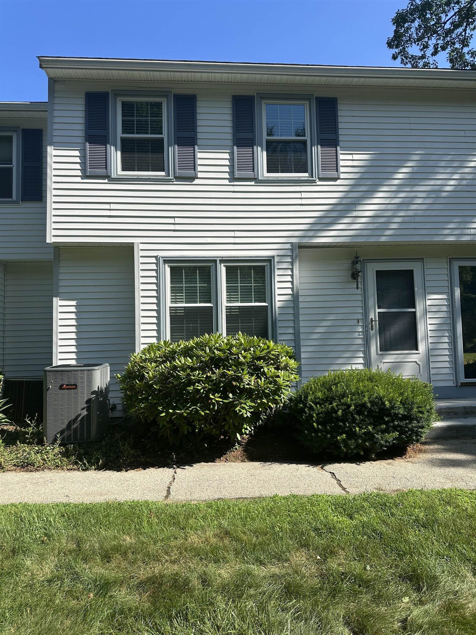 Property Photo:  6 Lochmere Lane  NH 03063 