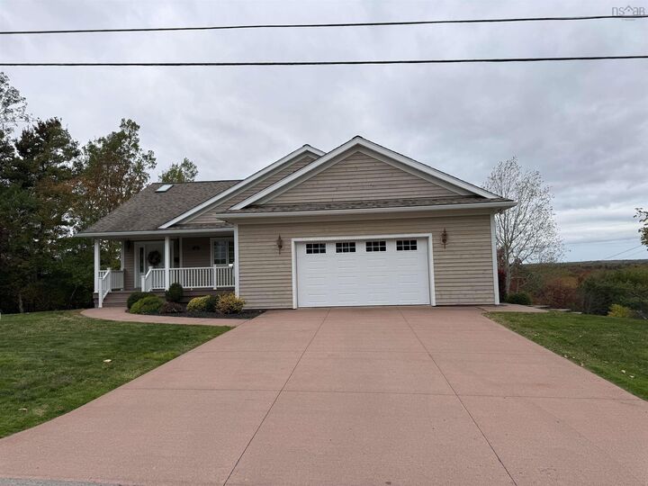 Property Photo:  41 Eleventh Street  NS B0K 1X0 