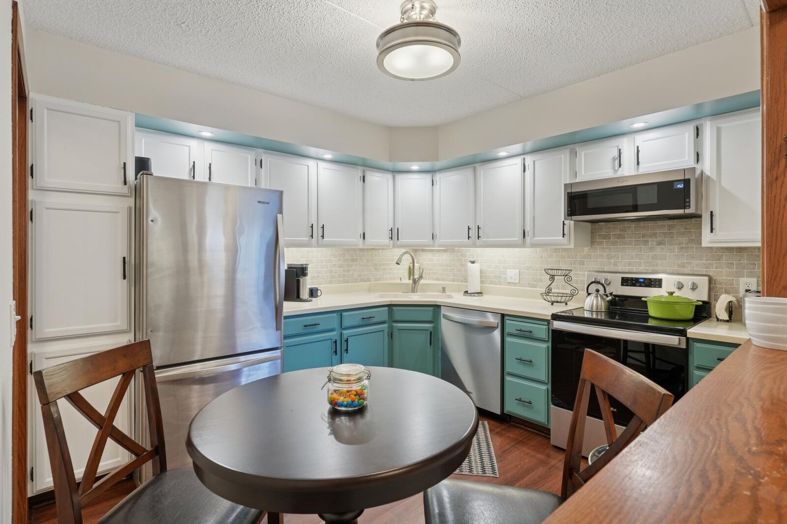 Property Photo: 2445 Londin Lane E 212 MN 55119