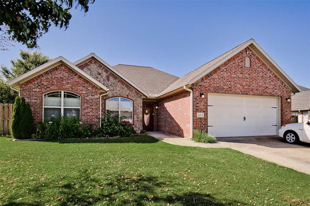 Property Photo:  6310 S 37th Street  AR 72758 
