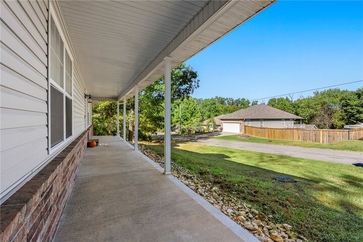 Property Photo:  9 Edenhall Lane  AR 72714 