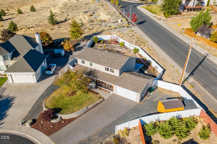 Property Photo:  111 Hunter Court  OR 97603 