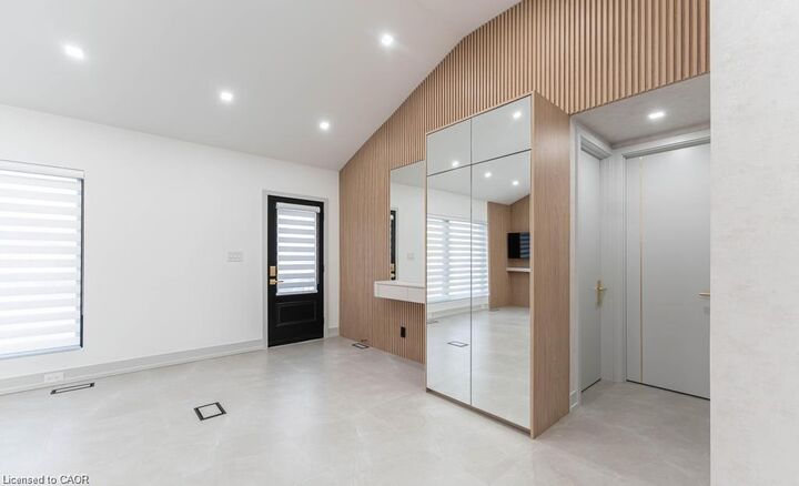 Property Photo:  174 Roxborough Avenue Upper  ON L8E 1S5 