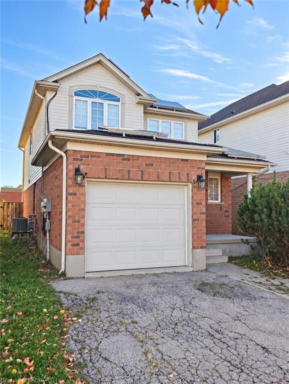 Property Photo:  52 Isabella Street  ON N2E 4J7 