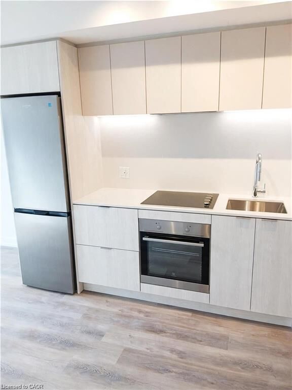 Property Photo:  1 Jarvis Street 529  ON L8R 3J2 