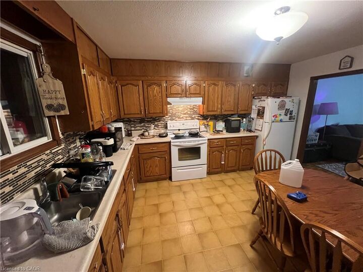 Property Photo:  1834 Coronation Boulevard  ON N3H 3R9 