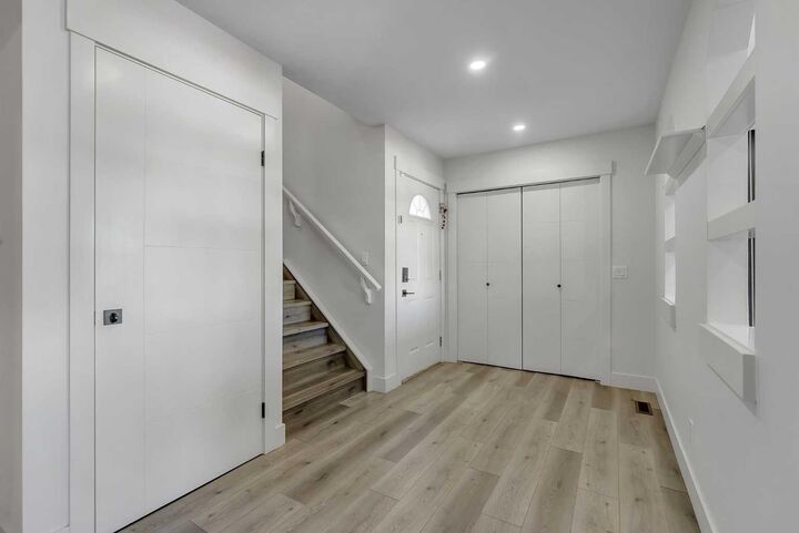 Property Photo:  282 Saddlefield Place NE  AB T3J 4Z3 