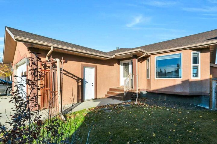 Property Photo:  105 Pondside Crescent  AB T4M 0G3 