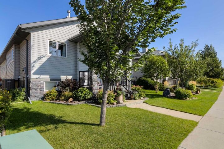Property Photo:  159 Grand River Boulevard W  AB T1K 8B2 