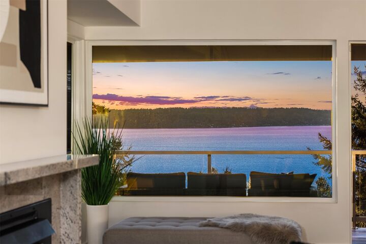 Property Photo:  15733  25th Avenue SW  WA 98166 