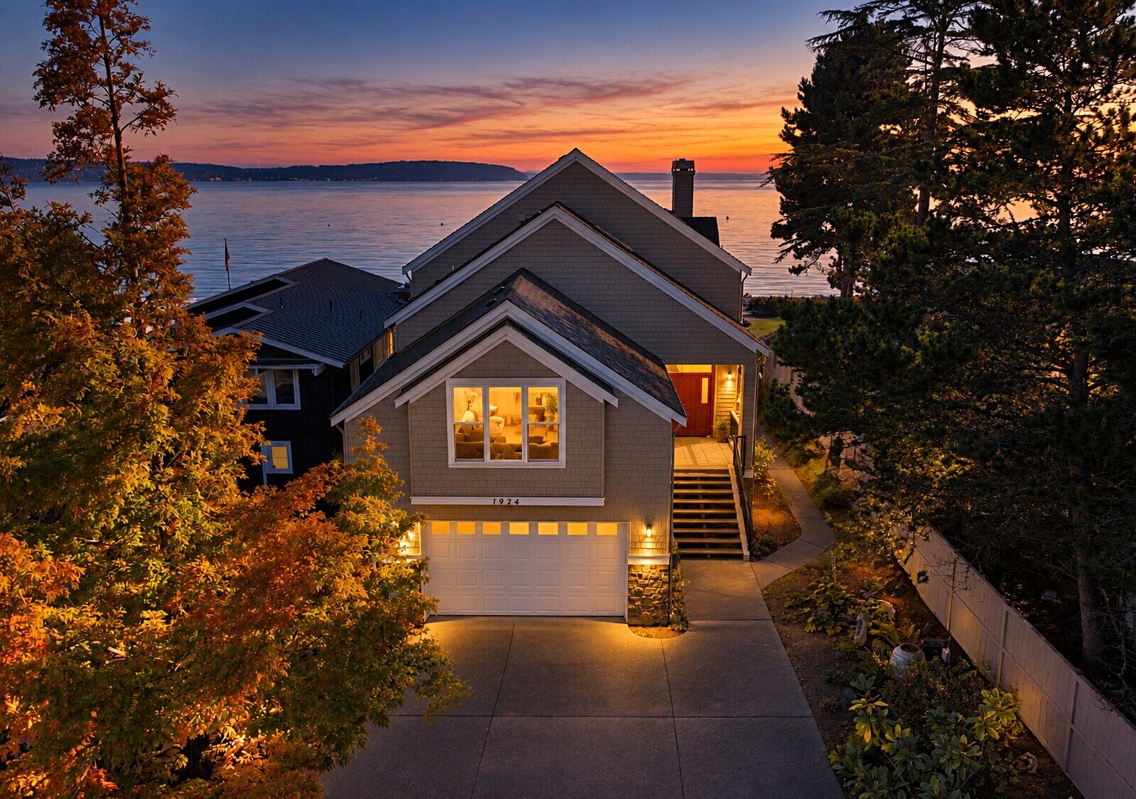 Property Photo:  1924  Shore Avenue  WA 98249 