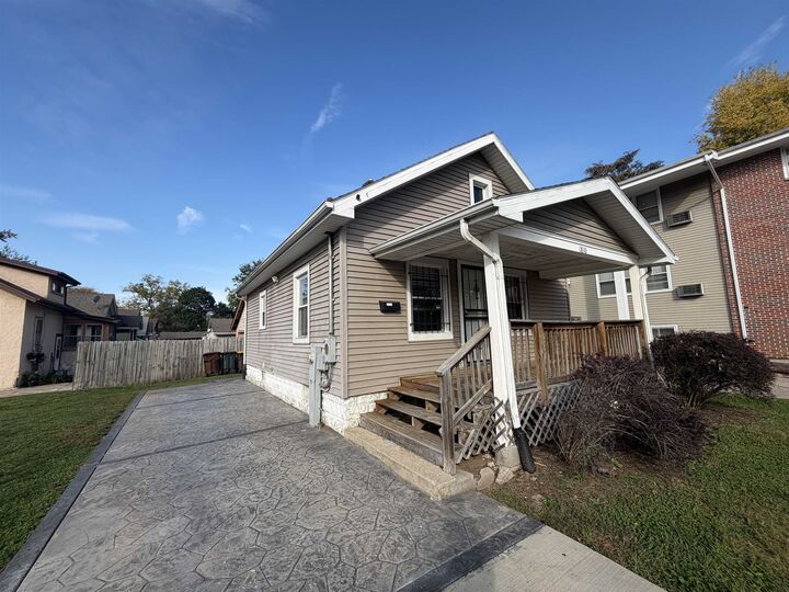 Property Photo:  1810 N Main Street  IL 61101 