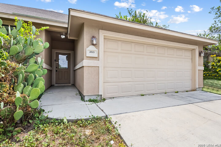 Property Photo:  2015 Sungate Dr  TX 78130 