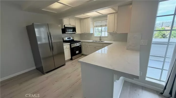 Property Photo:  257 W 14th 1  CA 90731 