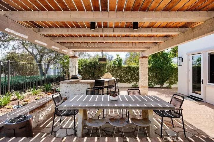 Property Photo:  2 Via Cancion  CA 92673 