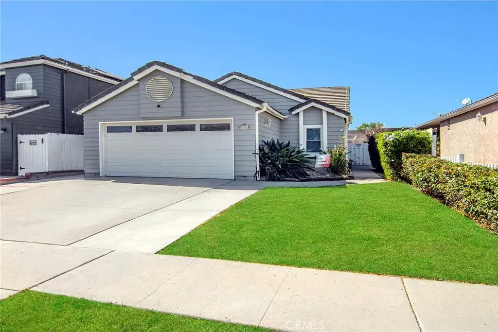 Property Photo:  2705 Shrubwood  CA 93065 