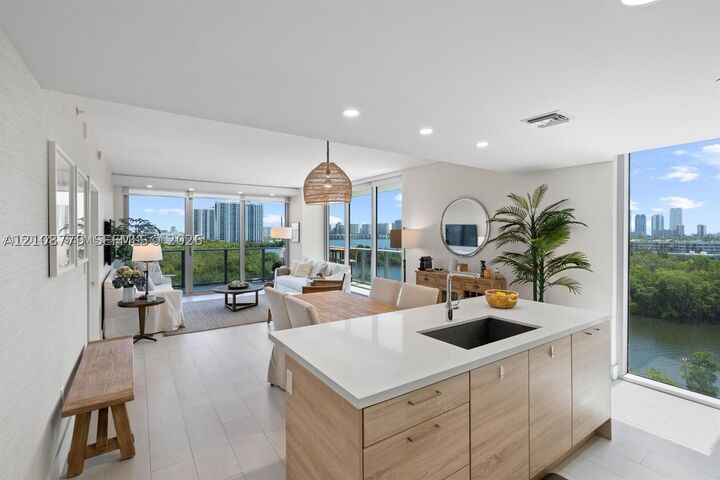 Property Photo: 16385 Biscayne Blvd 807 FL 33160