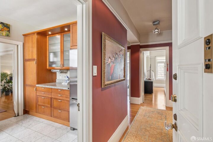 Property Photo:  637 Powell Street 302  CA 94108 