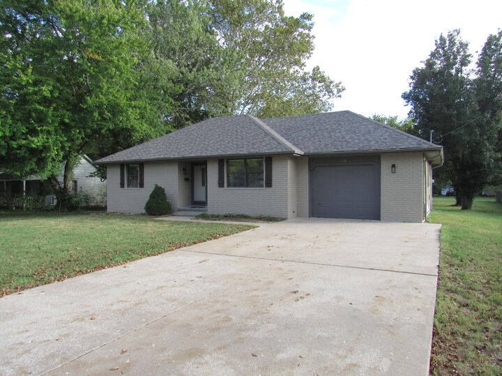Property Photo:  116 E Mill Street  MO 65738 