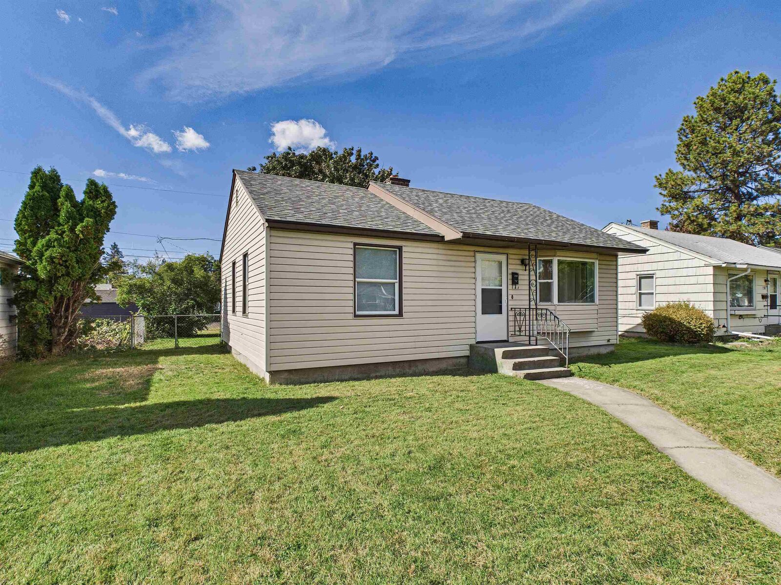 Property Photo:  4807 N Elm St  WA 99205 