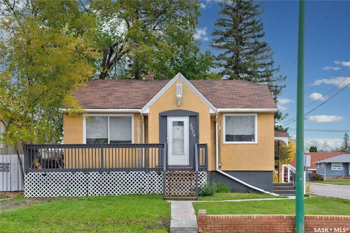 Property Photo:  2079 Pasqua Street  SK S4T 4M1 