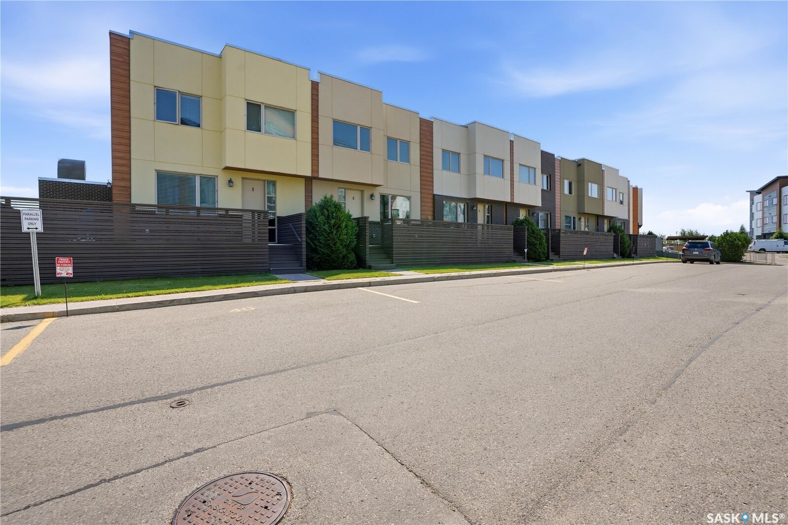 Property Photo:  103 Willis Crescent 20  SK S7T 0X9 
