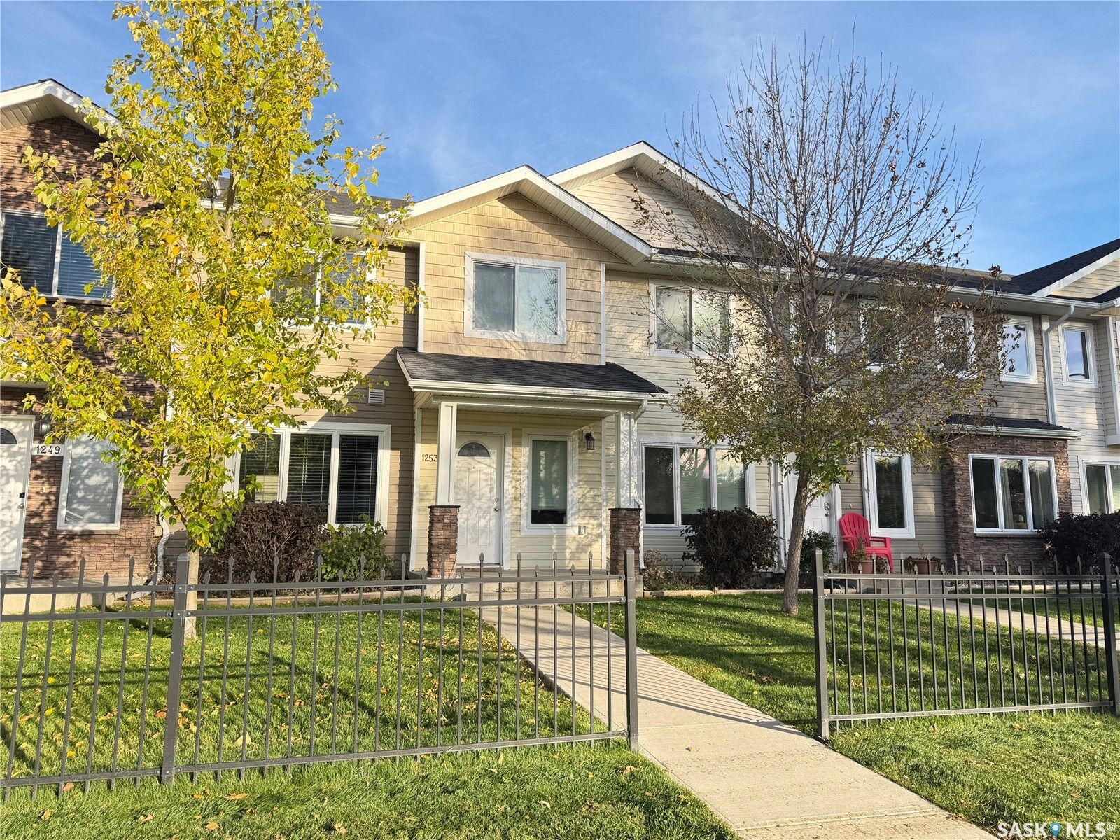 Property Photo:  1253 Grey Street  SK S4T 1G7 