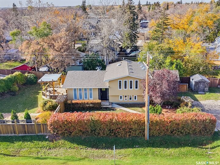 Property Photo:  145 1st Street  SK S0K 1E0 