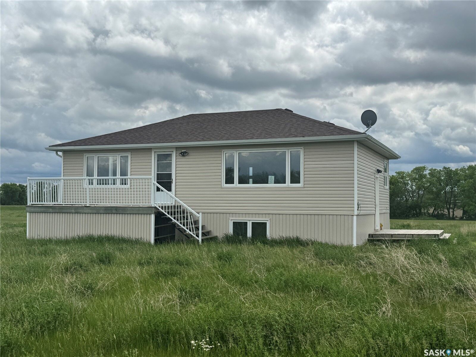 Property Photo:  603 5th Avenue  SK S0C 1G0 