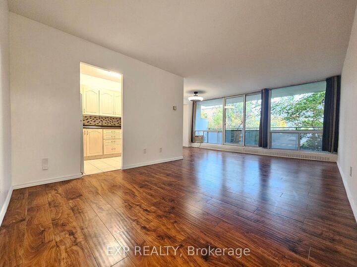 Property Photo:  10 Sunrise Avenue 214  ON M4A 2R1 
