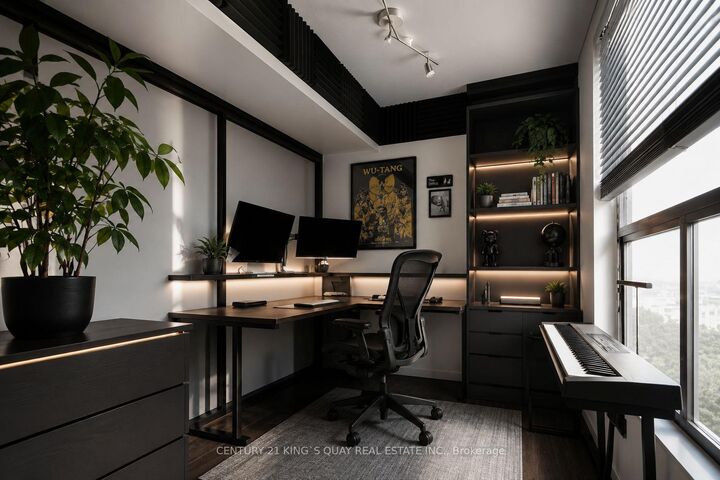 Property Photo:  25 Agnes Street 502  ON L5B 3X7 
