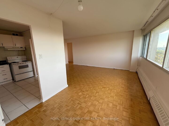 Property Photo:  715 Don Mills Road 607  ON M3C 1S4 