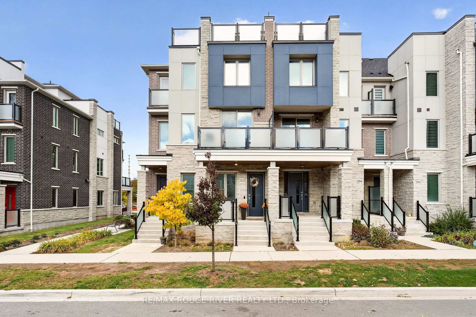 Property Photo:  1034 Reflection Place 202  ON L1X 0L1 
