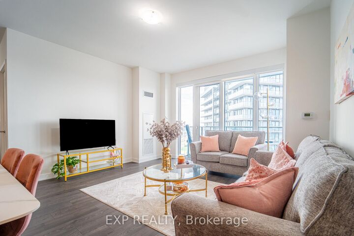 Property Photo: 4675 Metcalfe Avenue 1807 ON L5M 0Z7