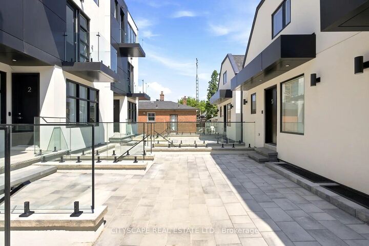 Property Photo: 589 Oakwood Avenue 1 - Bsmt ON M6E 2X8
