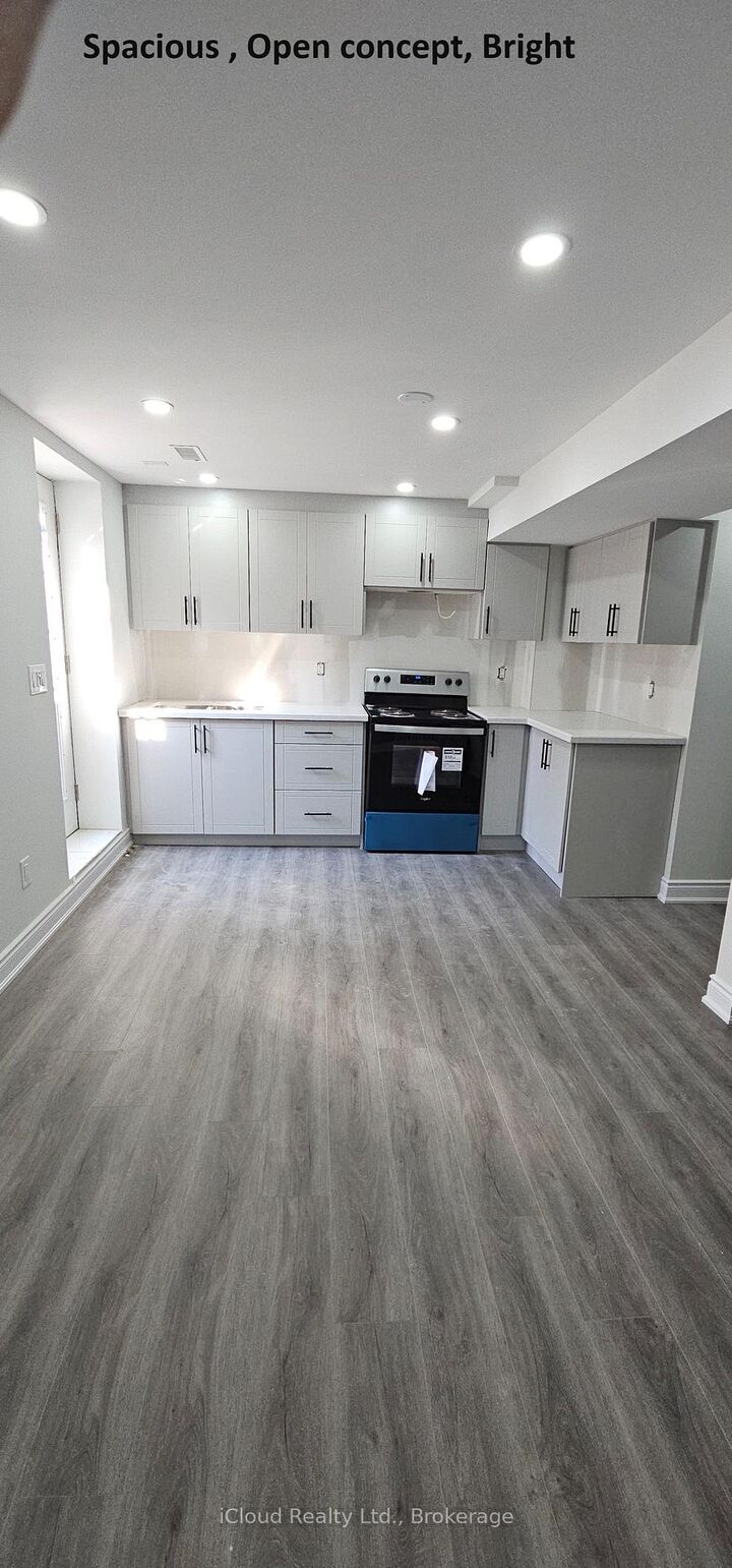 Property Photo:  1133 Windbrook Grove Bsmt  ON L5V 2V2 