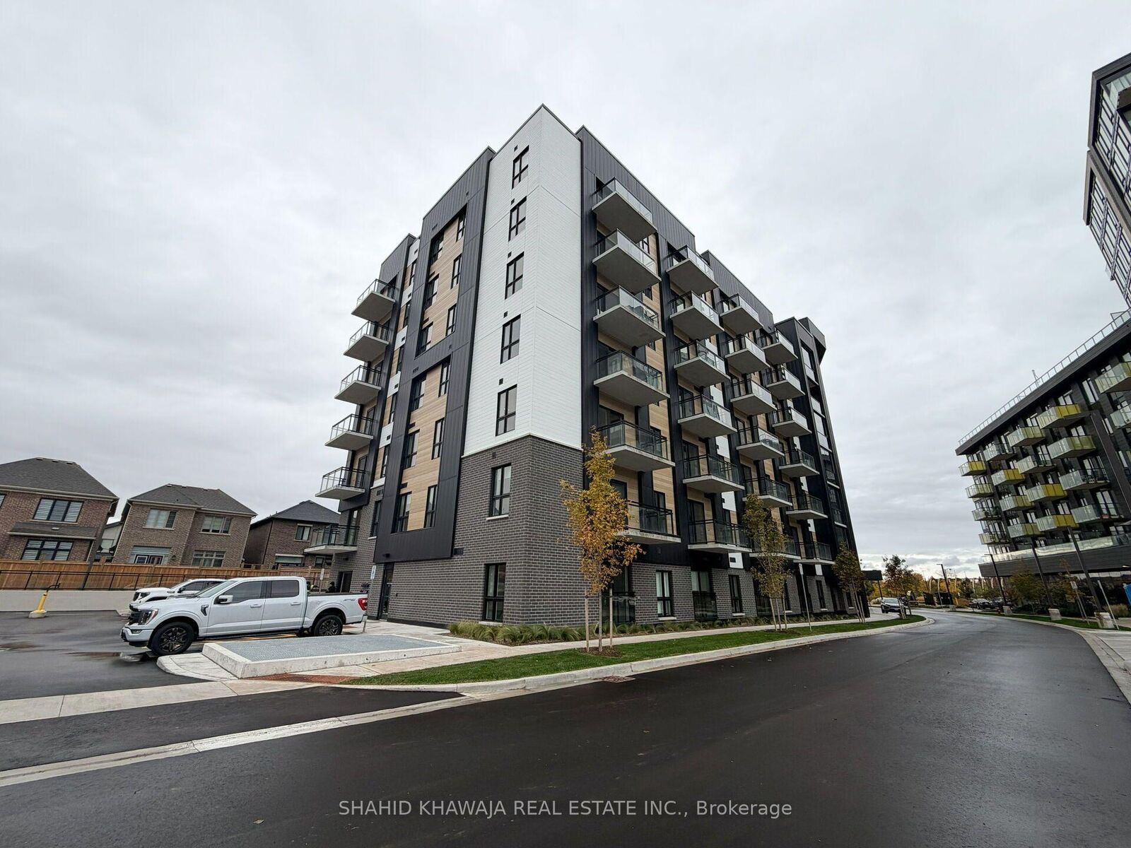 Property Photo:  3008 William Cutmore Boulevard 621  ON L6H 8A4 