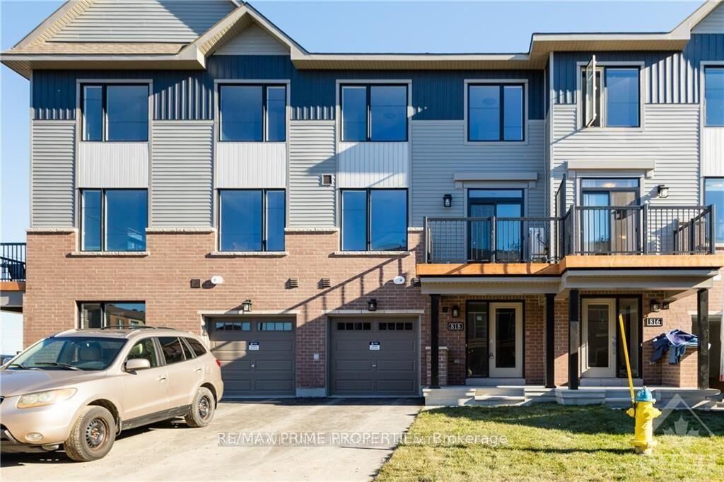 Property Photo:  818 Glissade Grove E  ON K4A 5R5 