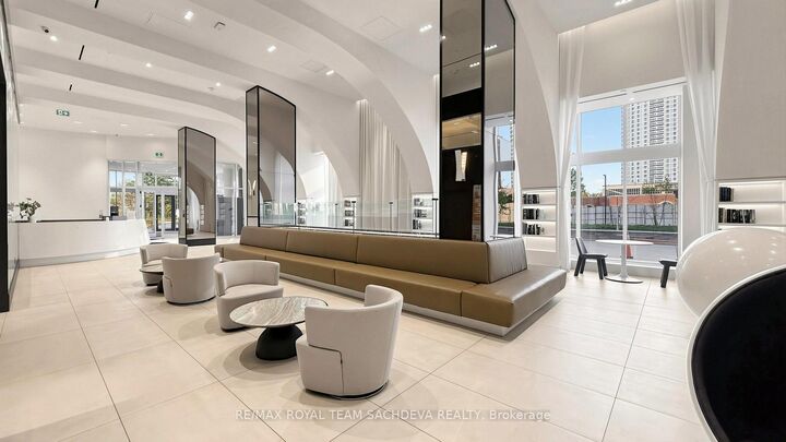 Property Photo:  2031 Kennedy Road 2815  ON M1P 2M1 