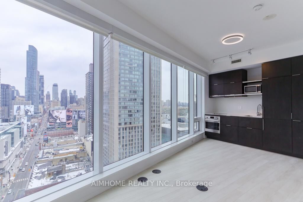 Property Photo:  197 Yonge Street 1812  ON M5B 0C1 