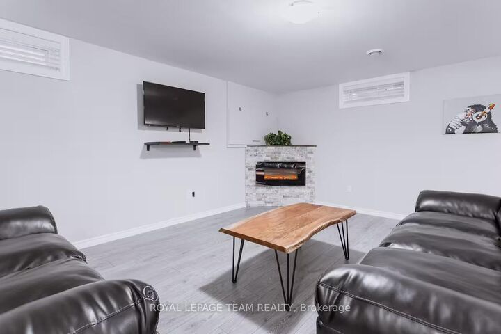 Property Photo:  1492 Northdale Street 2  ON K1B 4G6 